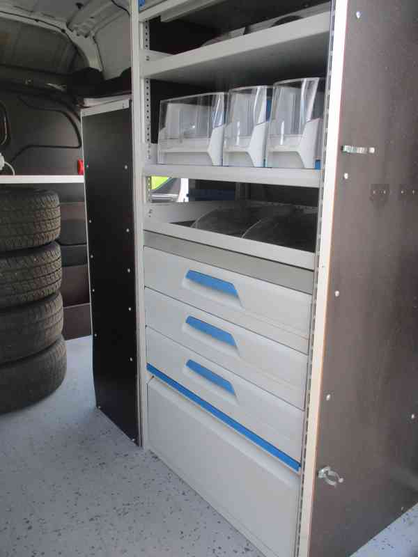 FORD TRANSIT CUSTOM DÍLNA-SORTIMO čti VÝBAVA - bazar - Hyperinzerce.cz