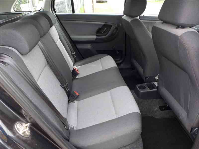 Škoda Fabia 1,2 TSI KLIMA 2X KOLA SERVIS - foto 9