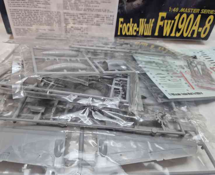 model letadla Focke-Wulf Fw190A-8, 1:48 (Dragon 5502) - foto 5