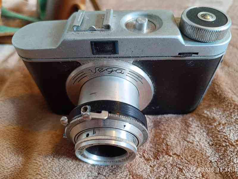 Prodám 2 ks staré FOTOAPARÁTY - foto 8