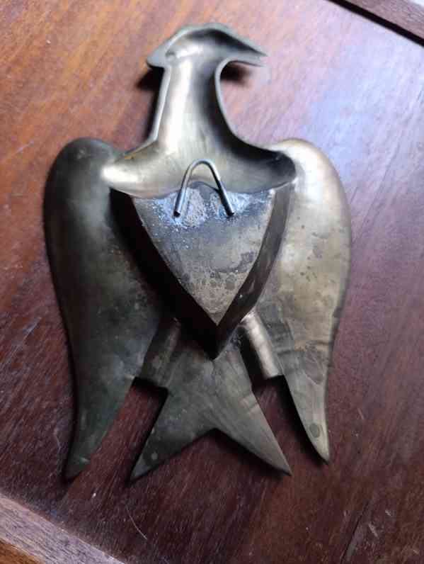 Vintage mosazný popelník ve tvaru orla - foto 2