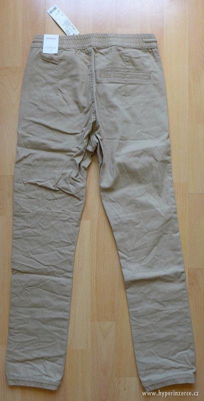 Nové strečové kalhoty Esprit pružný pas, 158 (12-13 let) - foto 2