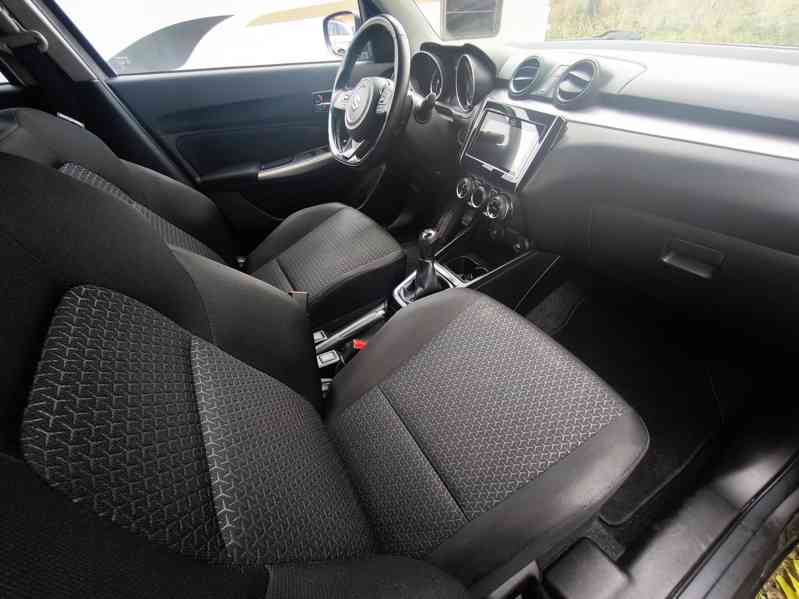 Suzuki Swift Allgrip hybrid 4x4 R.V.2020, najeto 47 960 km. - foto 11