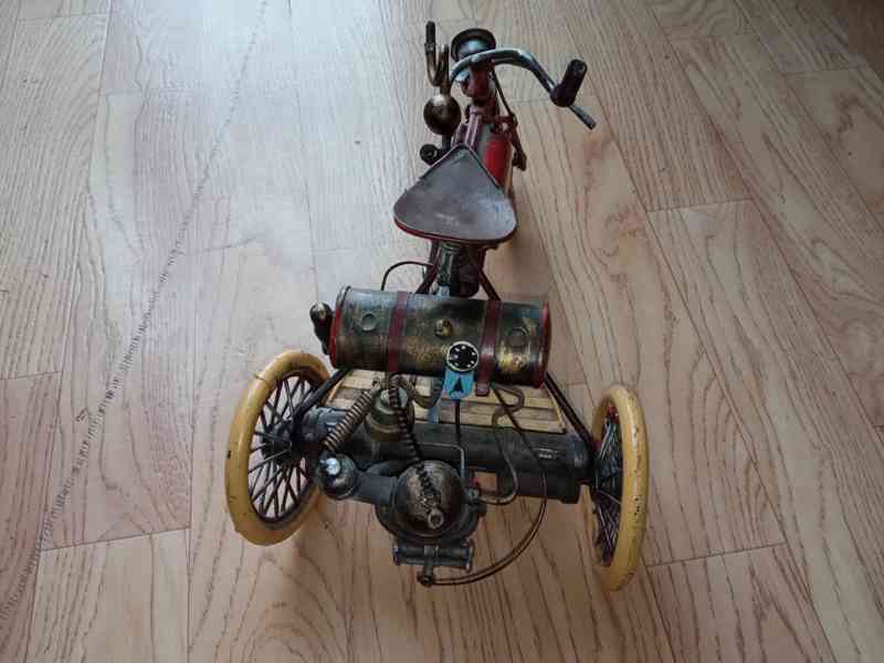 Tříkolová starožitná motorka model  - foto 5