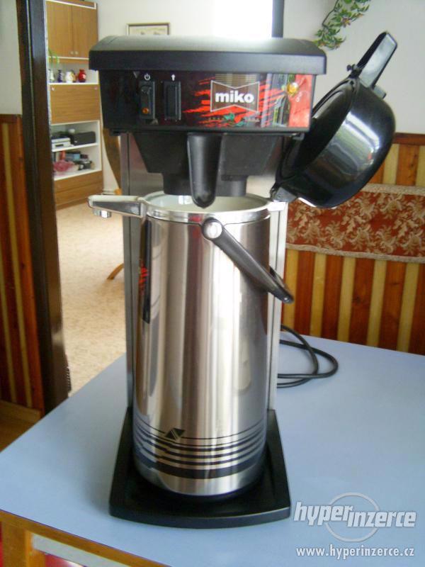 prodám kávovar s termokonvicí 2,2 litru - foto 2