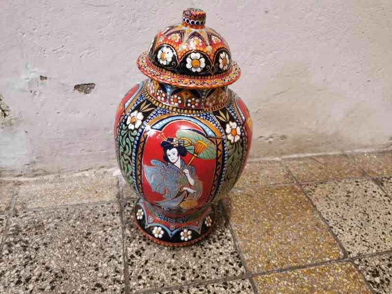 Bohatě zdobená smaltovaná Váza s Gejšami - foto 3