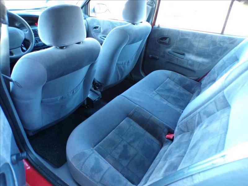 Renault Megane 1,6 16V - foto 8