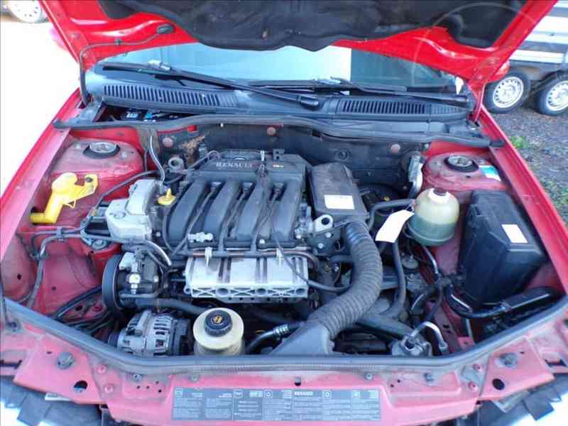 Renault Megane 1,6 16V - foto 12