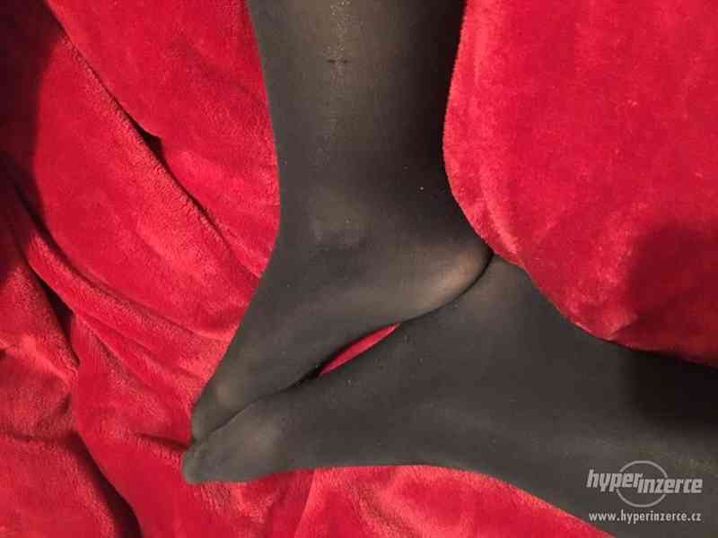 Černé nošené punčošky - foto 2