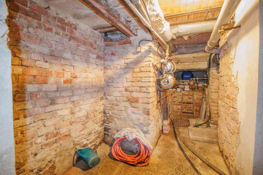 Prodej rodinného domu se zahradou a garáží v Horažďovicích - foto 25