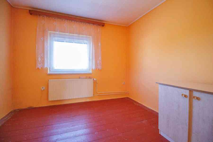 Prodej rodinného domu se zahradou a garáží v Horažďovicích - foto 15