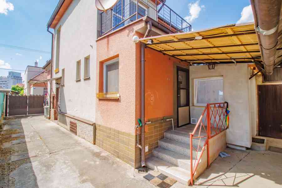 Prodej rodinného domu se zahradou a garáží v Horažďovicích - foto 2