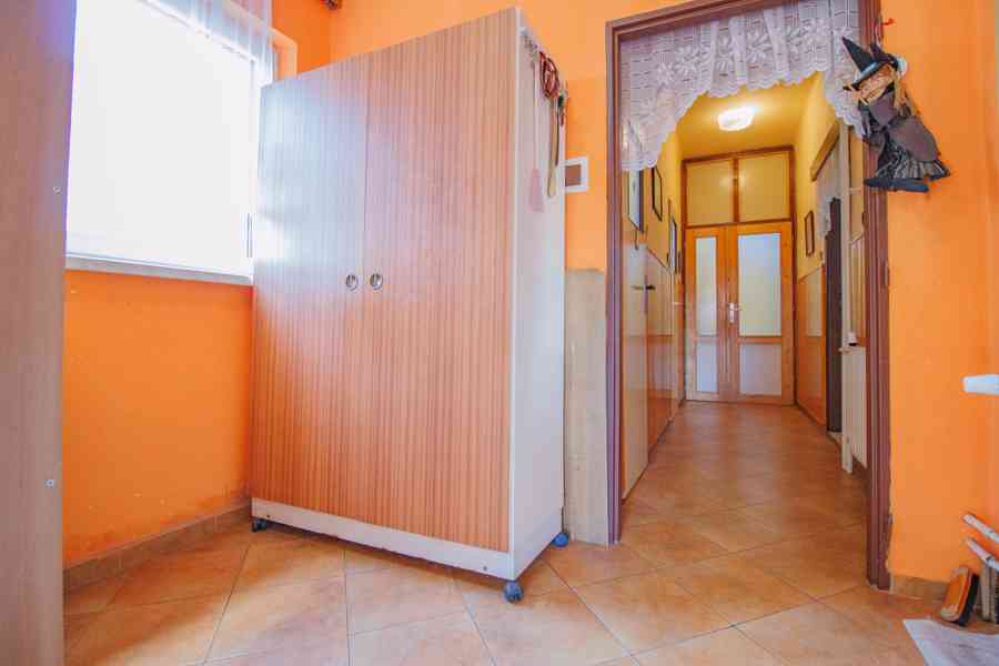 Prodej rodinného domu se zahradou a garáží v Horažďovicích - foto 23