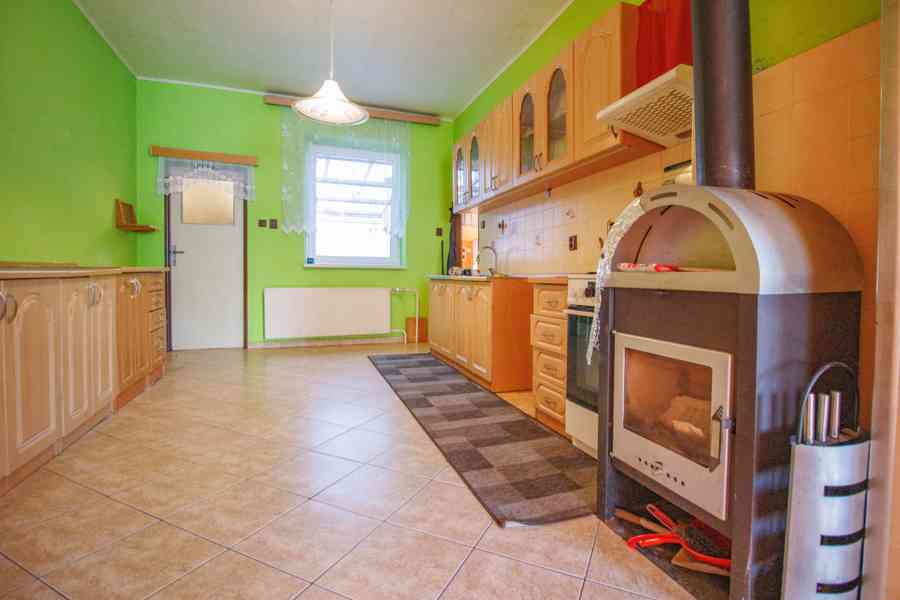 Prodej rodinného domu se zahradou a garáží v Horažďovicích - foto 7