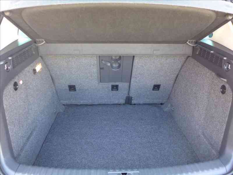 Volkswagen Tiguan 2,0 TDI 103KW, 1.MAJ, SERVIS - foto 8