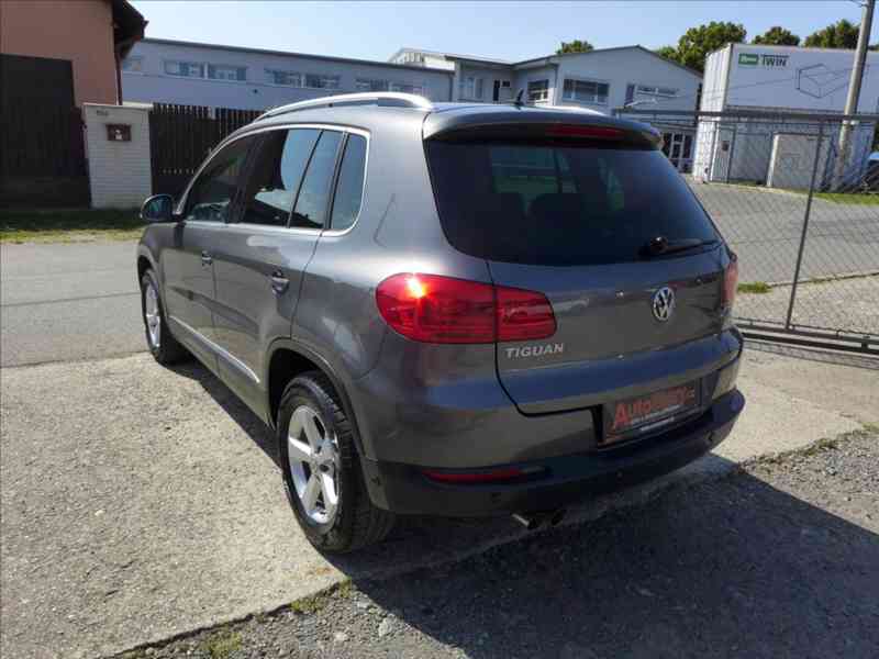 Volkswagen Tiguan 2,0 TDI 103KW, 1.MAJ, SERVIS - foto 4