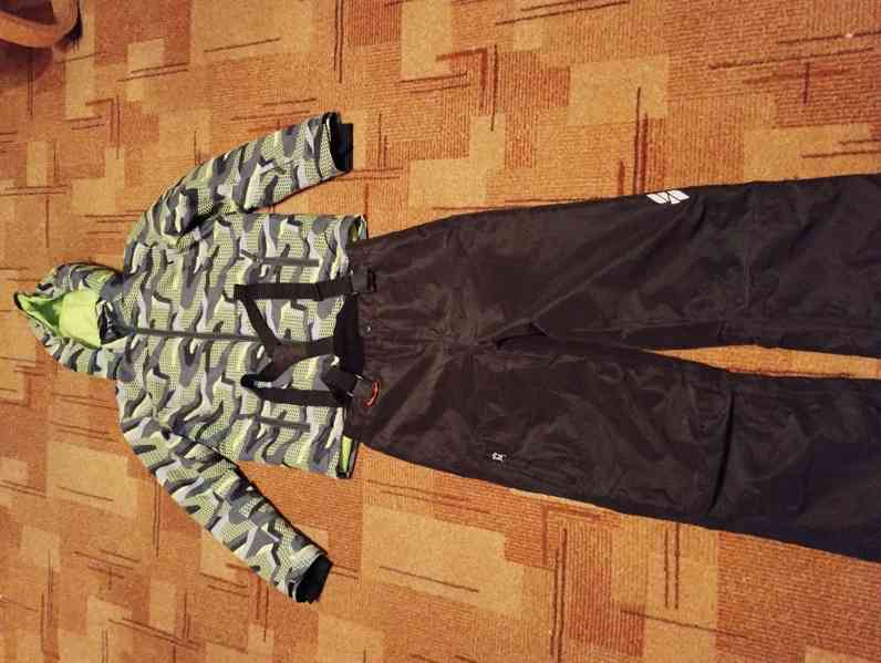 Prodej lyžařských kompletů ( bunda, kalhoty). - foto 2