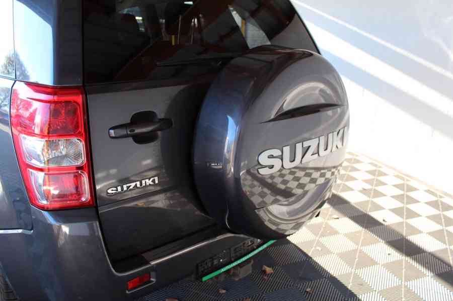 Suzuki Grand Vitara 2.4 Comfort benzín 124kw - foto 24