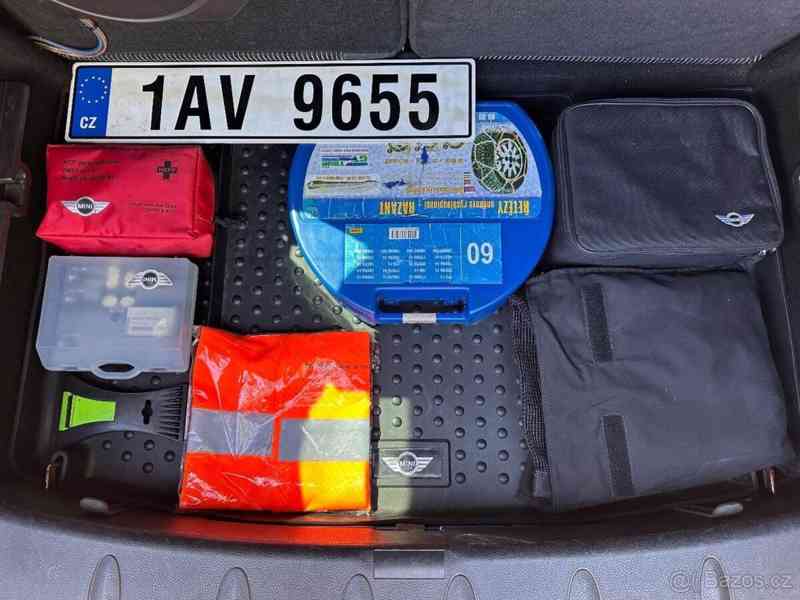 Mini Cooper 1,6   R55 Clubman - foto 10