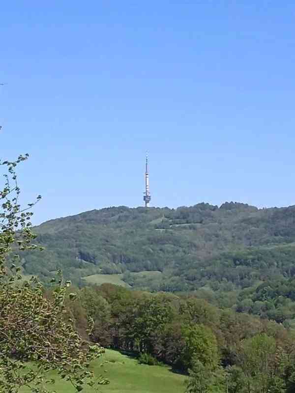 Prodej rodinného domu se dvěma zahradami a stodolou-Zubrnice - foto 11
