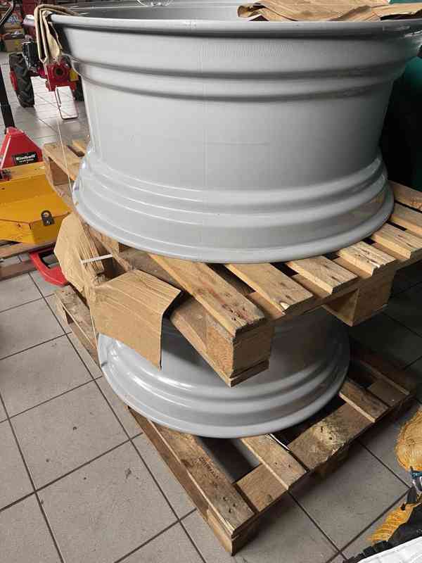 Originální ráfky na traktor Belarus, traktorbagr Belorus EO - foto 1