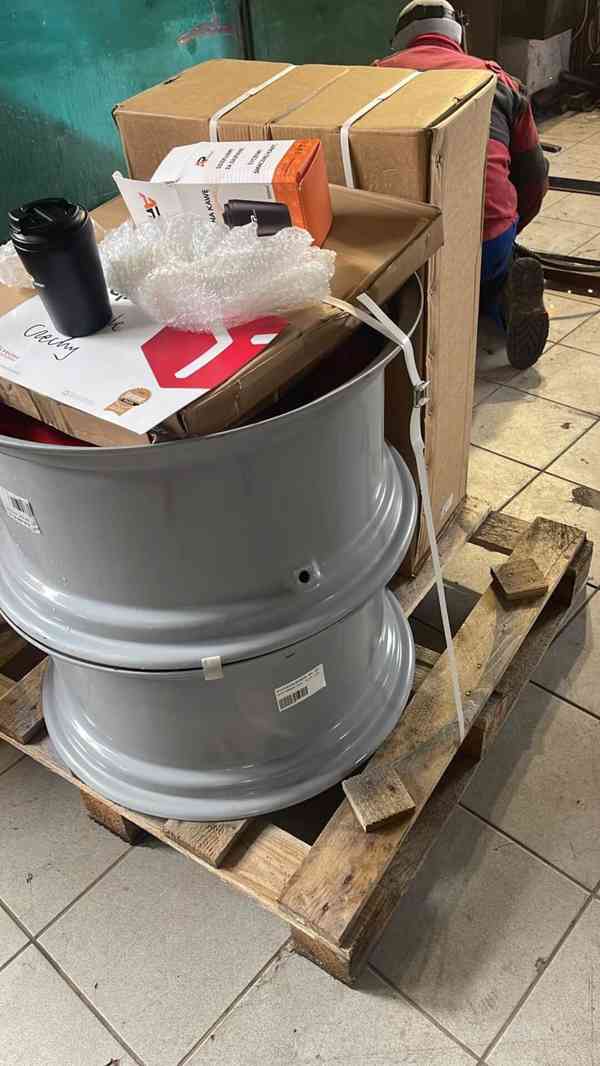 Originální ráfky na traktor Belarus, traktorbagr Belorus EO - foto 9