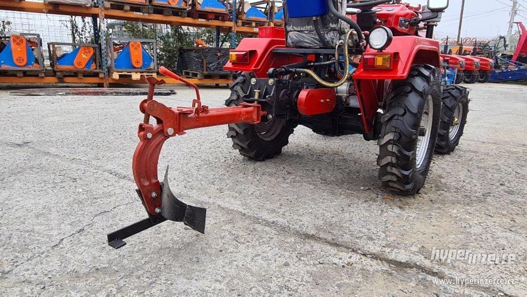 Traktor Baisan 18 CP + fréza + zástrčka - foto 7