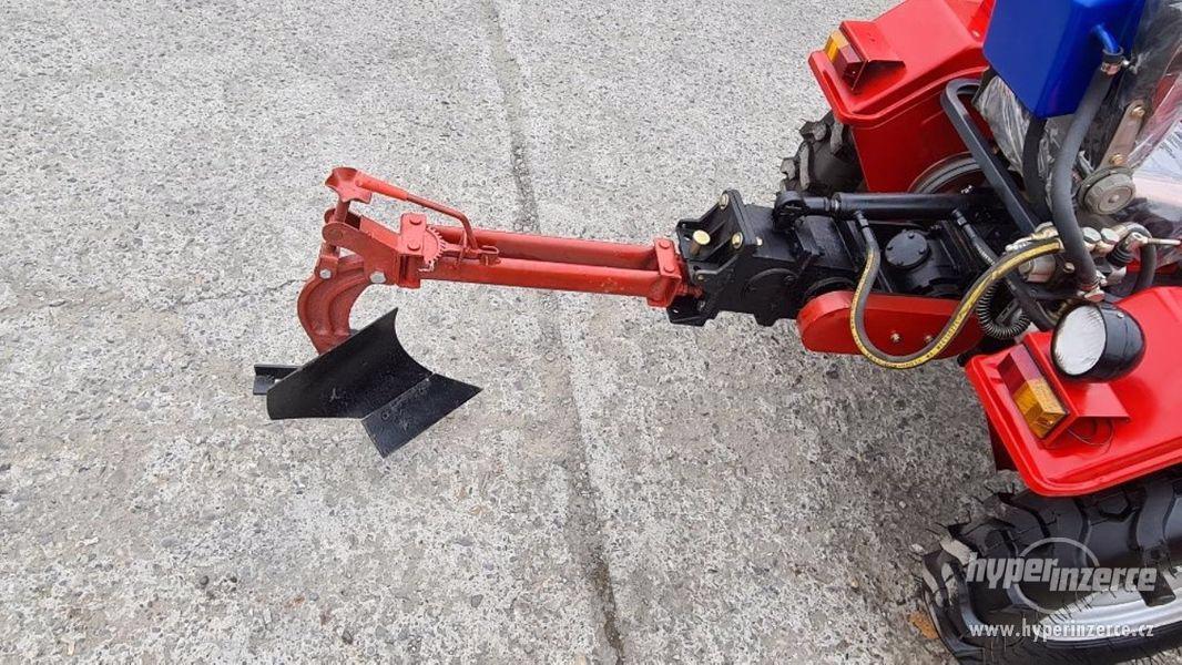 Traktor Baisan 18 CP + fréza + zástrčka - foto 8