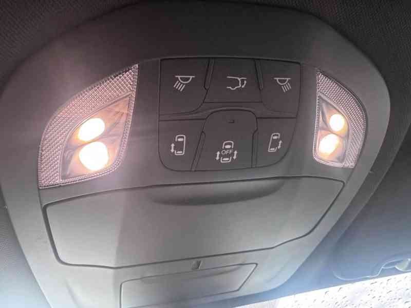Chrysler Pacifica 3,6 Hybrid RU Radar S type 2022 - foto 21