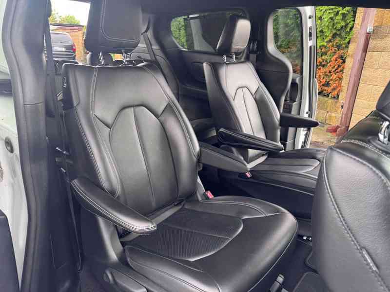 Chrysler Pacifica 3,6 Hybrid RU Radar S type 2022 - foto 11
