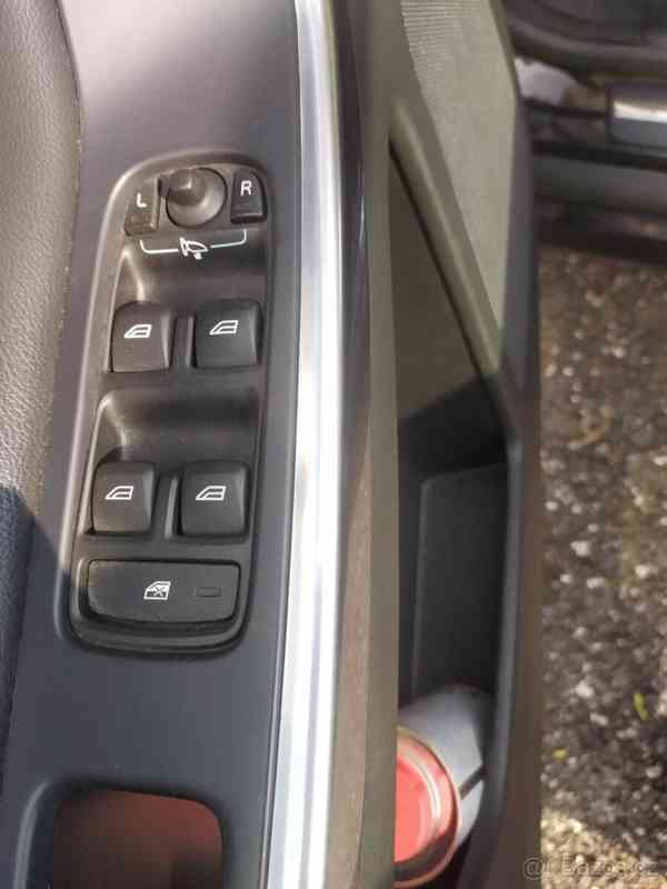 Volvo XC60 4 wd - foto 8