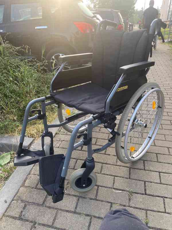 Skládací invalidní vozík - foto 1