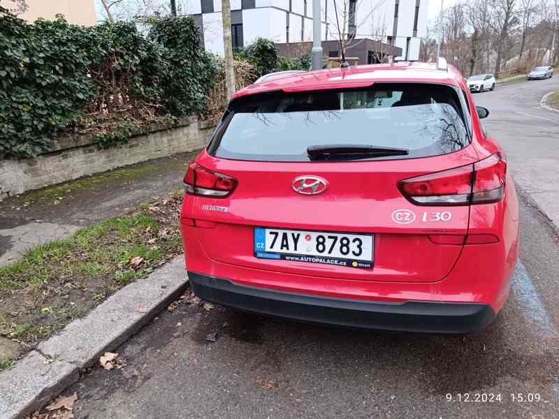 Hyundai i30 kombi, najeto 32.141 km, 1.majitel,  - foto 3