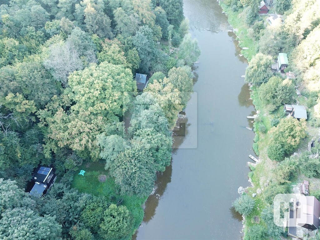 Unikátní chata situovaná hned vedle řeky Sázavy - foto 20