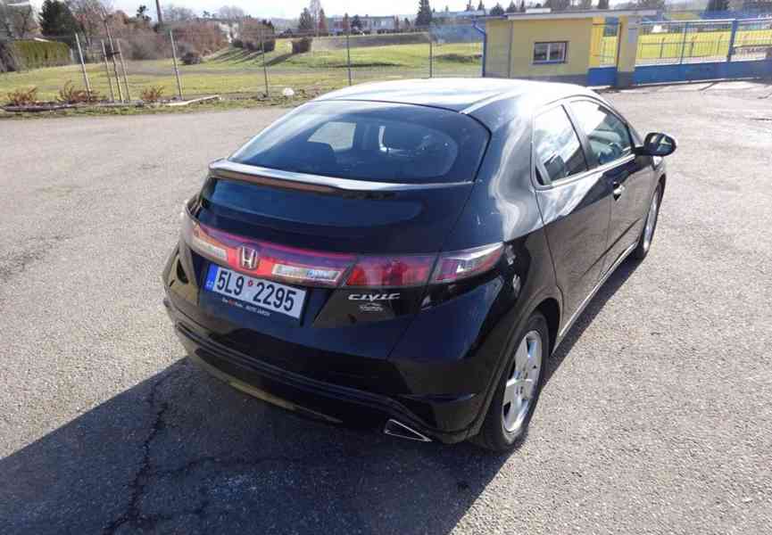 Honda Civic 1.4i r.v.2009 (78 kw) stk:10/2026 - foto 4
