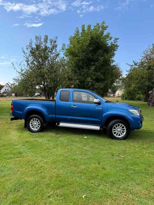 Toyota Hilux 2,5D4D Extra Cab 106kw - foto 9