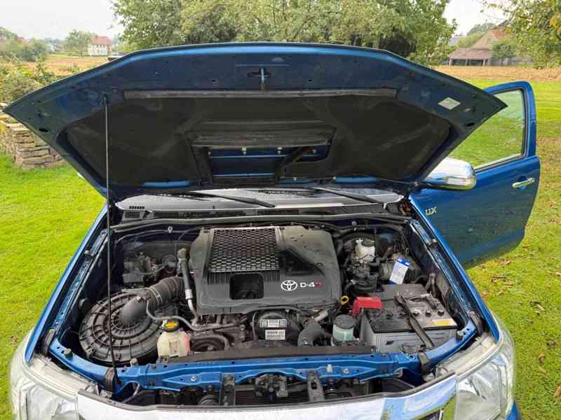 Toyota Hilux 2,5D4D Extra Cab 106kw - foto 2
