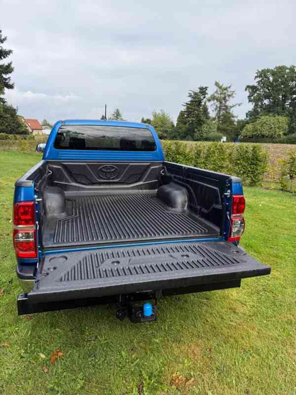 Toyota Hilux 2,5D4D Extra Cab 106kw - foto 12