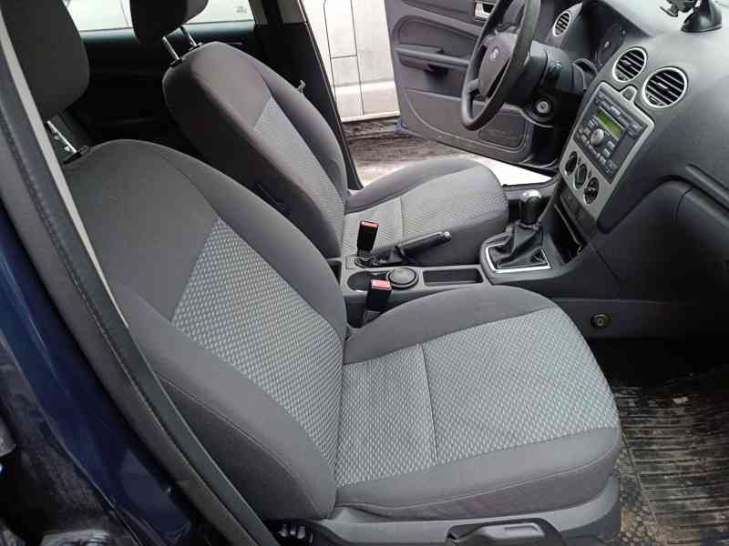 Prodám na náhradní díly Ford Focus combi  - foto 9
