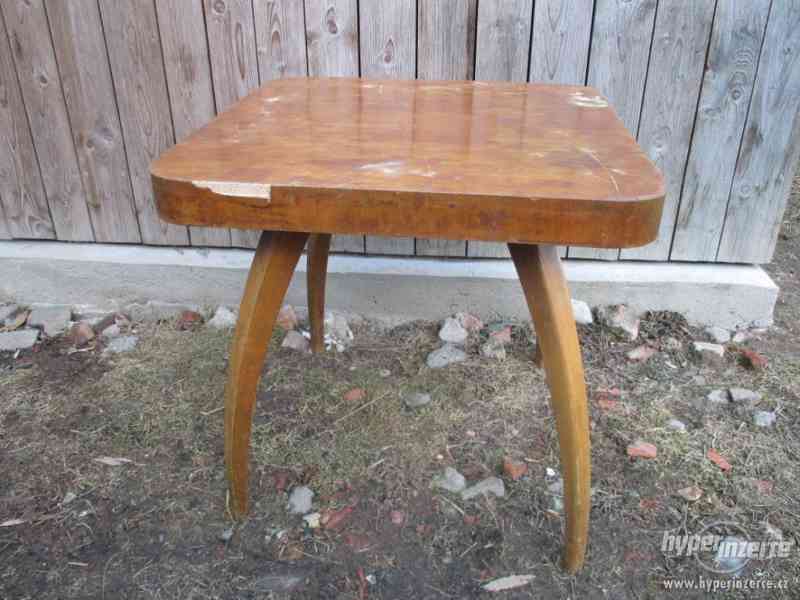 Prodám starý konferenční stolek - foto 1
