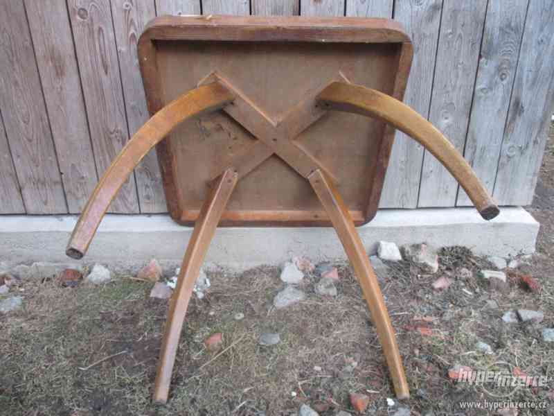 Prodám starý konferenční stolek - foto 5