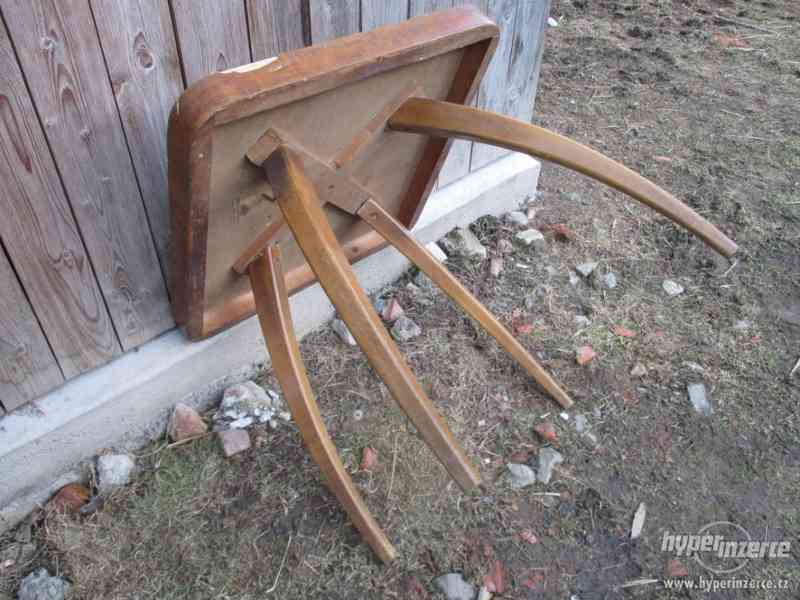 Prodám starý konferenční stolek - foto 6