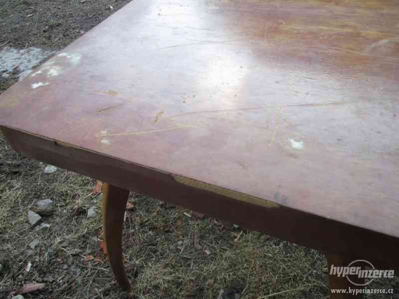 Prodám starý konferenční stolek - foto 8