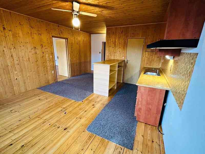  Pronajmu byt 2+kk, 60 m2, obec KNĚŽNICE 5 km od Jičína  - foto 7