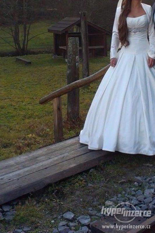 Prodám svatební šaty s vlečkou - foto 4