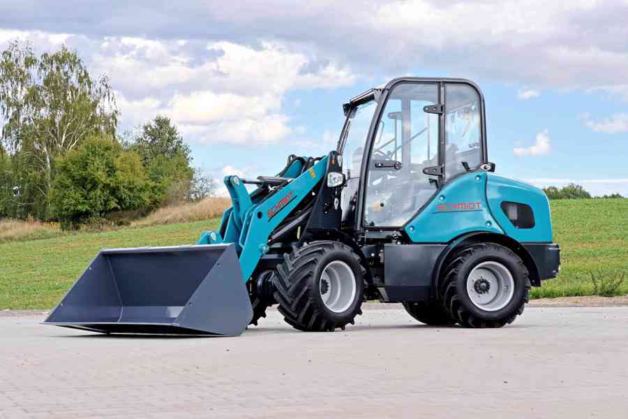 kloubový nakladač, 4300 kg, motor Kubota 48 kW - foto 9