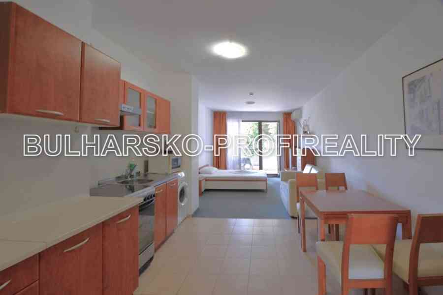  Bulharsko-PROSTORNÝ APARTMÁN 2+kk (86 m) - foto 4