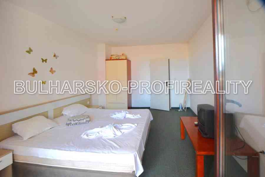  Bulharsko-PROSTORNÝ APARTMÁN 2+kk (86 m) - foto 10