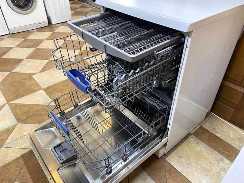 Myčka nádobí BOSCH SMS58N42EU volně stojící, tři koše, A++ - foto 3
