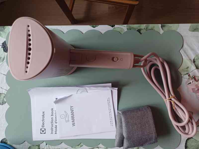 Napařovač oděvů Electrolux - foto 2